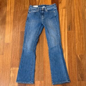 GAP Women's baby boot, mid rise jeans. Size 2/26